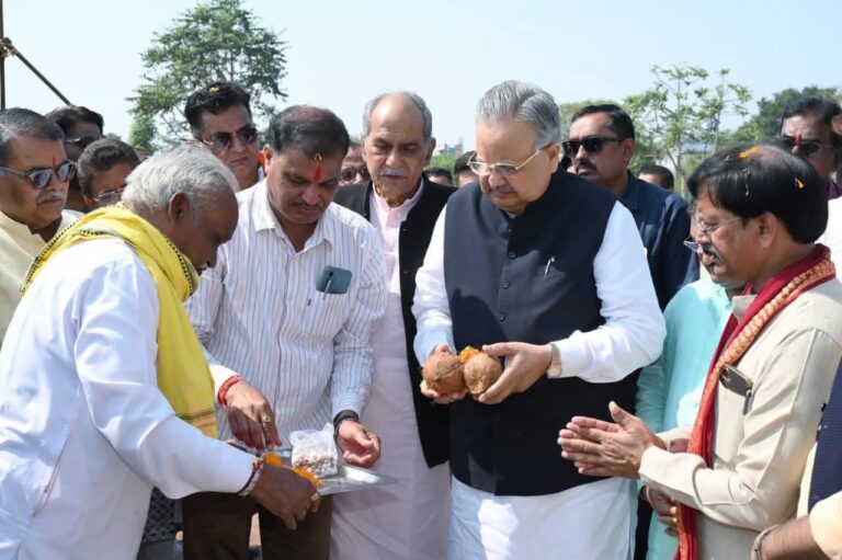 महापौर मधुसूदन यादव की पहल से मंडी क्षेत्र को मिला विकास का उपहार – ₹1.33 करोड़ की लागत से बी.टी. रोड निर्माण कार्य का हुआ भूमिपूजन