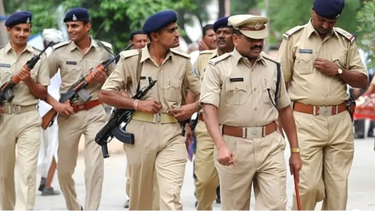 धोखाधड़ी के आरोपी को पुलिस के साथ हाथापाई कर छुड़ाया, तीन आरोपियों के खिलाफ केस दर्ज