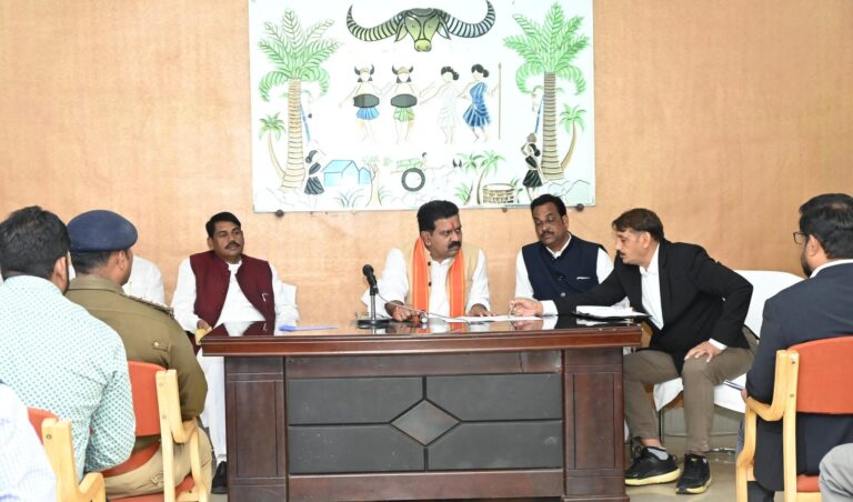 छत्तीसगढ़ के उपमुख्यमंत्री विजय शर्मा ने कबीरधाम के मेडिकल कॉलेज भूमिपूजन की तैयारियों का किया निरीक्षण