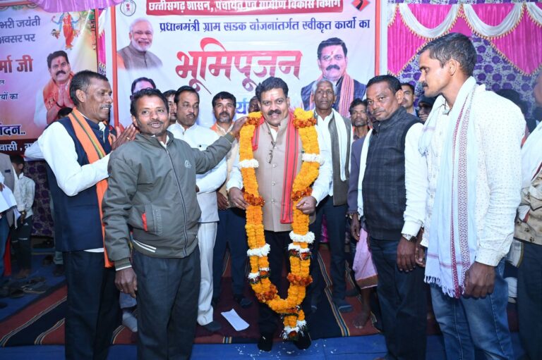 लाटा ग्राम में 1 करोड़ की PMGSY सड़क का भूमिपूजन: DCM विजय शर्मा ने किया शुभारंभ