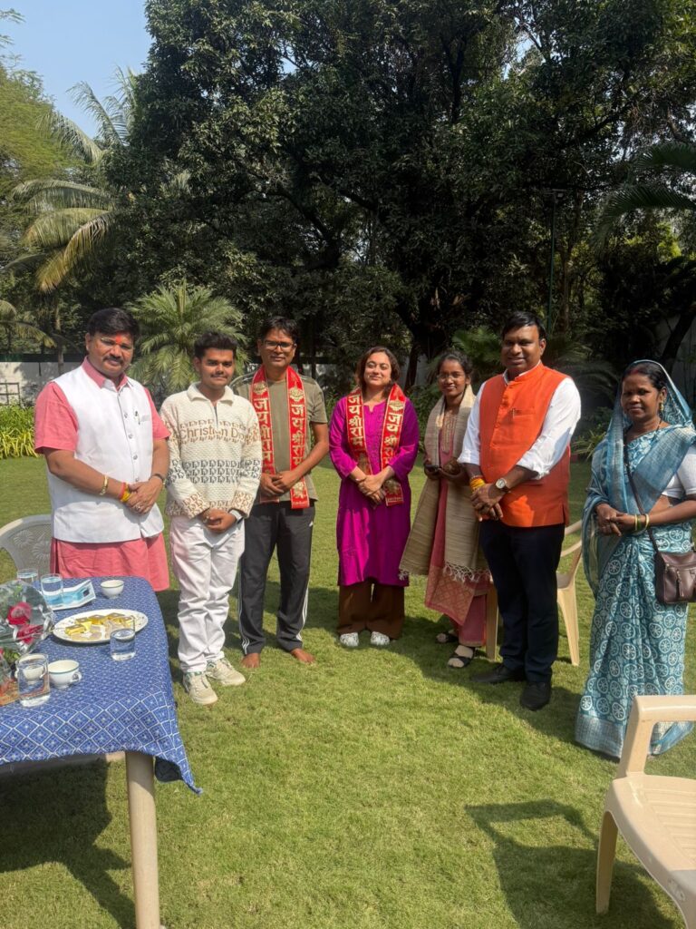 BJMTUC के राष्ट्रीय युवा मोर्चा अध्यक्ष डॉ. जय प्रकाश यादव ने भाजपा प्रदेश संगठन महामंत्री साय एव वित्त मंत्री ओपी चौधरी से सौजन्य मुलाकात कर आगामी कार्यक्रमों के बारे में विस्तृत रूप में जानकारी दी