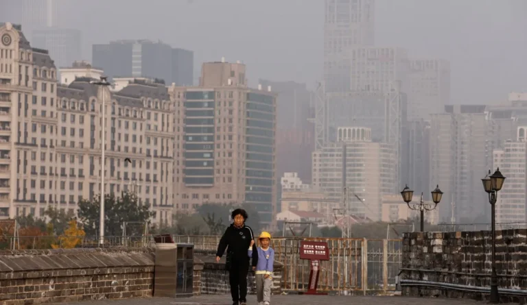 बीजिंग सहित एशियाई शहरों में स्मॉग अलर्ट, वैश्विक स्तर पर फिर उठा वायु संकट का मुद्दा