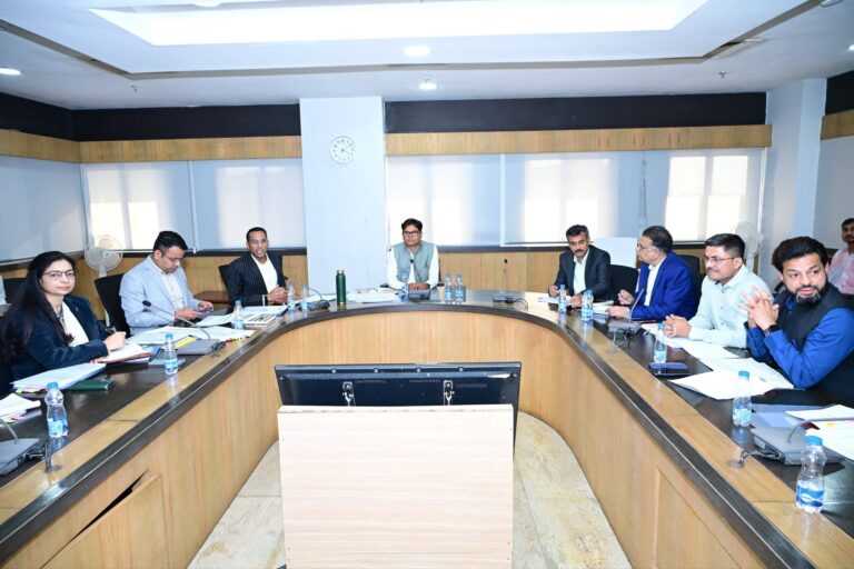 “बजट 2026-27 की तैयारी: वित्त मंत्री ओपी चौधरी ने मंत्रालय में की अहम बैठक, नवा रायपुर में विभागीय प्रस्तावों पर हुआ मंथन”