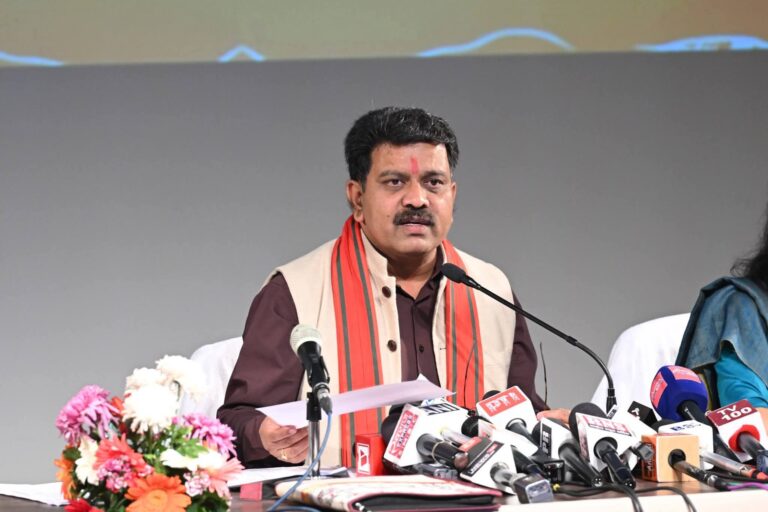 उप CM विजय शर्मा की प्रेस वार्ता: ग्रामीण विकास विभाग की प्रगति पर विस्तार से जानकारी