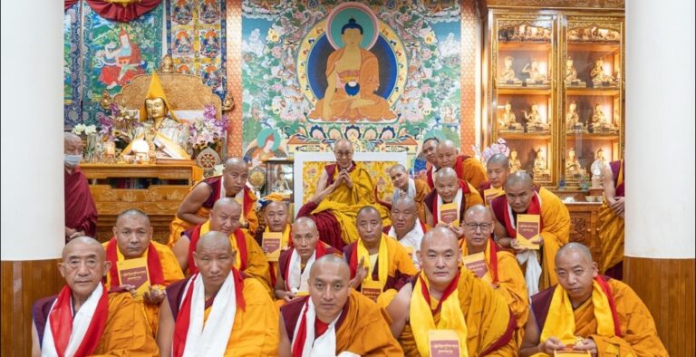 कर्नाटक: दलाई लामा ने गादेन मठ में ‘दीर्घायु प्रार्थना’ सभा में भाग लिया