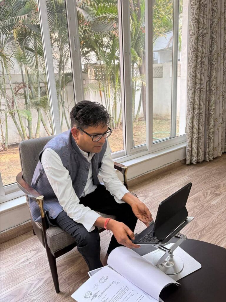 रायगढ़ में कैरियर गाइडेंस एवं वार्षिक स्नेह सम्मेलन-2026: वित्त मंत्री ओपी चौधरी ने वर्चुअल माध्यम से किया युवाओं का मार्गदर्शन