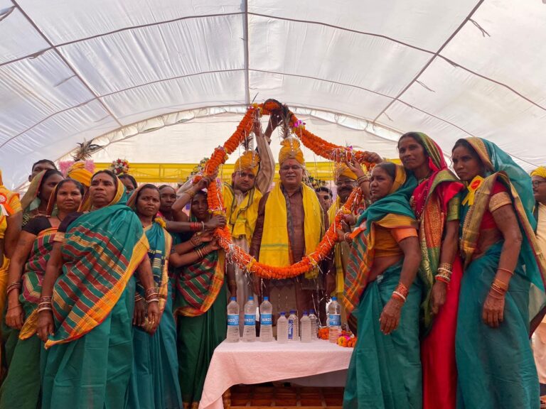 पूर्व मुख्यमंत्री भूपेश बघेल ने छुरिया के जैतगुंडरा में सामाजिक भवन का लोकार्पण किया, महाशिवरात्रि समारोह में भोलेनाथ का किया सुमिरन