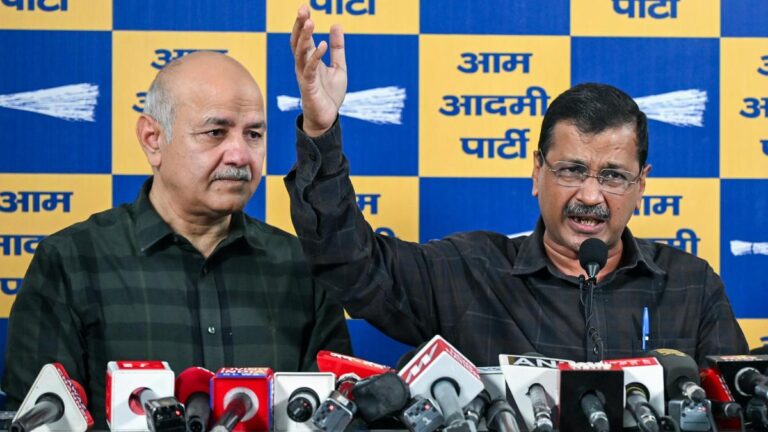 शराब नीति मामला: अरविंद केजरीवाल और मनीष सिसोदिया कोर्ट से बरी