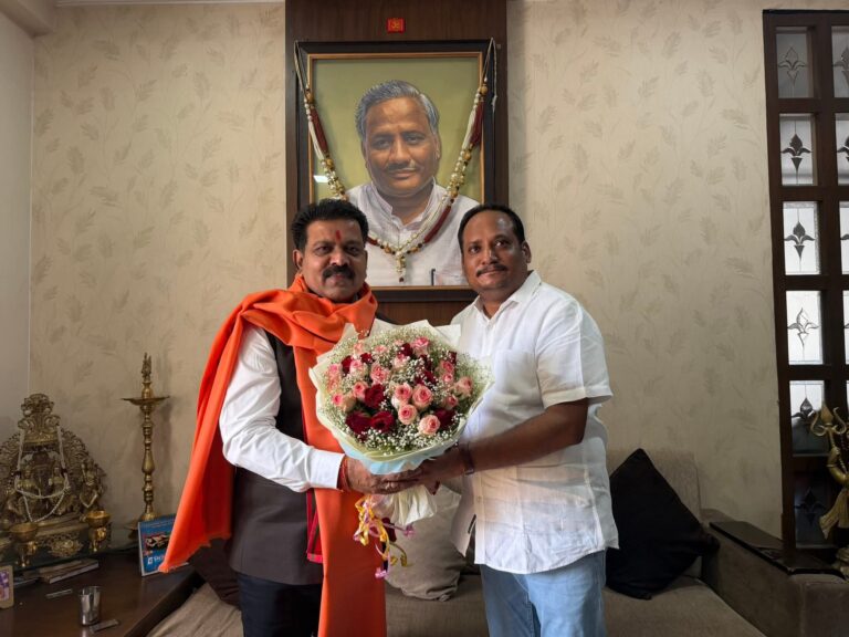 पुरानी यादें और आत्मीयता: नागपुर में डिप्टी सीएम विजय शर्मा ने विधायक प्रवीण डटके से की भेंट