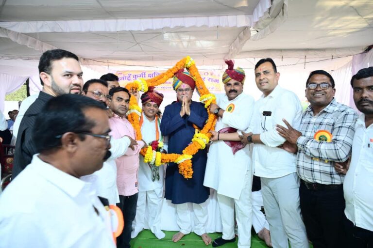 पारागांव में चंद्रनाहूं कुर्मी क्षत्रिय समाज का वार्षिक अधिवेशन, पूर्व मुख्यमंत्री भूपेश बघेल ने प्रबुद्ध जनों का किया सम्मान