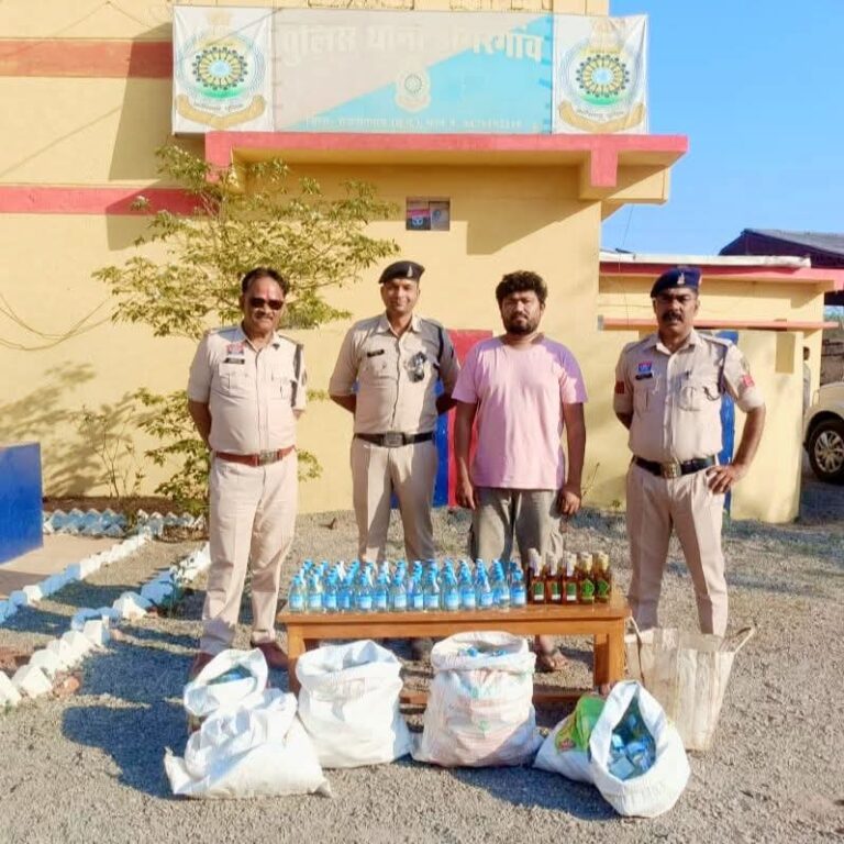 डोंगरगांव: भारत ढाबा में पुलिस की बड़ी दबिश, 28 हजार से ज्यादा की अवैध शराब के साथ संचालक गिरफ्तार