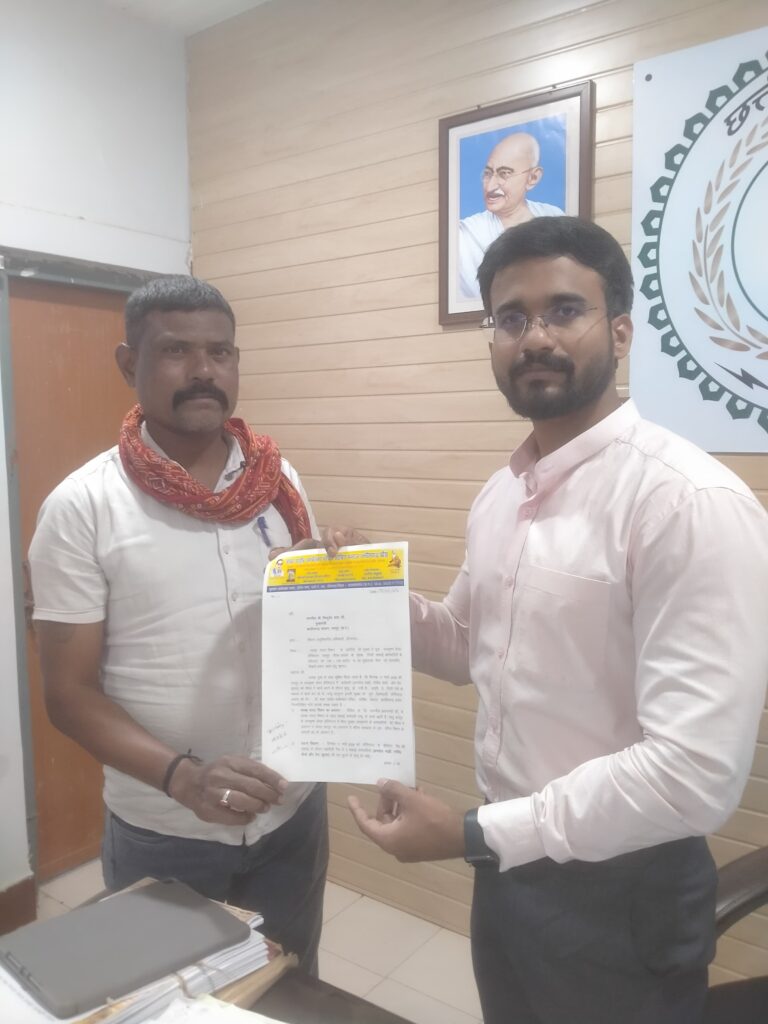 सीवरेज टैंक में मौतों पर फूटा गुस्सा; रामकृष्ण केयर प्रबंधन पर ‘हत्या’ का केस दर्ज करने की मांग, मुख्यमंत्री के नाम सौंपा ज्ञापन