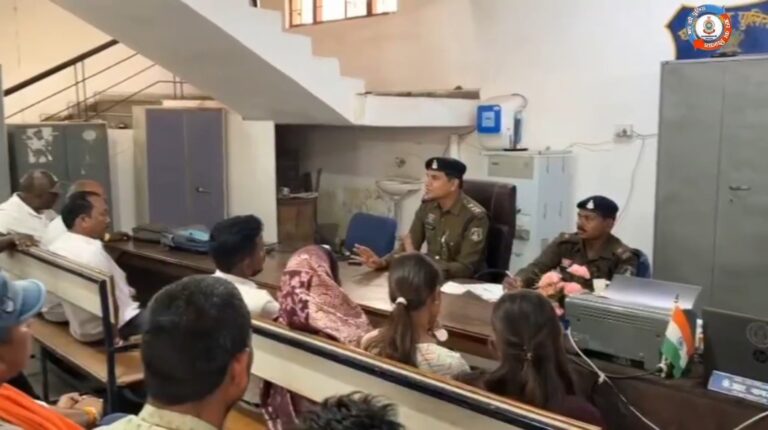 राजनांदगांव पुलिस की सख्त तैयारी: होली को शांतिपूर्ण बनाने हेतु सभी थानों में शांति समिति बैठकें आयोजित