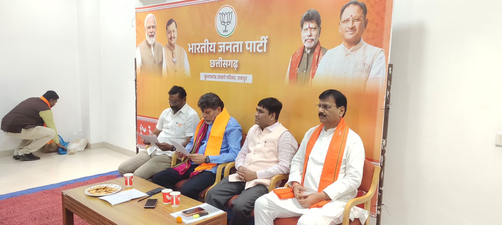 कुशाभाऊ ठाकरे परिसर में बीजेपी झुग्गी-झोपड़ी प्रकोष्ठ की पहली बैठक, प्रदेश अध्यक्ष किरण सिंह देव का मिला मार्गदर्शन