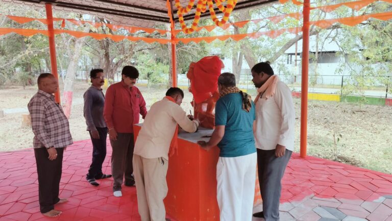 भिलाई के नेहरू नगर में मूर्ति तोड़े जाने पर बजरंग दल आक्रामक, CSP और TI को बर्खास्त करने की मांग